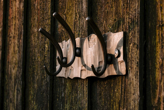 jak starý šrot dostal druhou šanci – vznik kolekce věšáků Kovallo