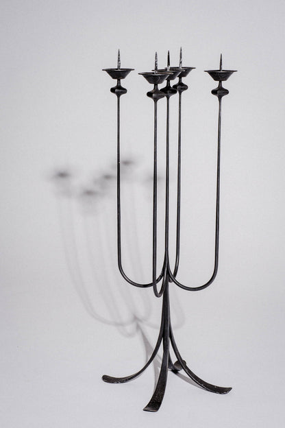 Geschmiedeter fünfarmiger Kerzenständer