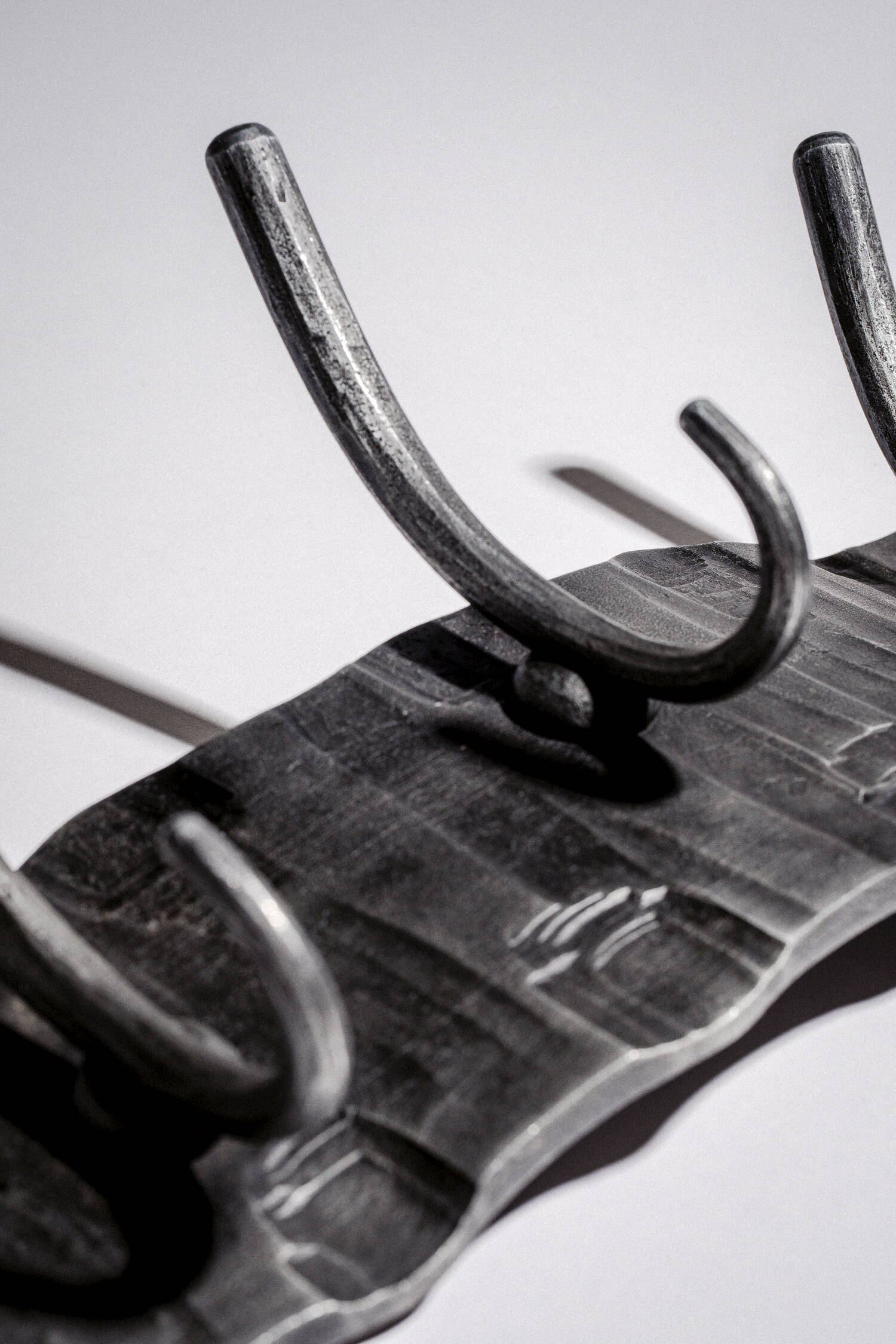 Geschmiedete Wandgarderobe III.