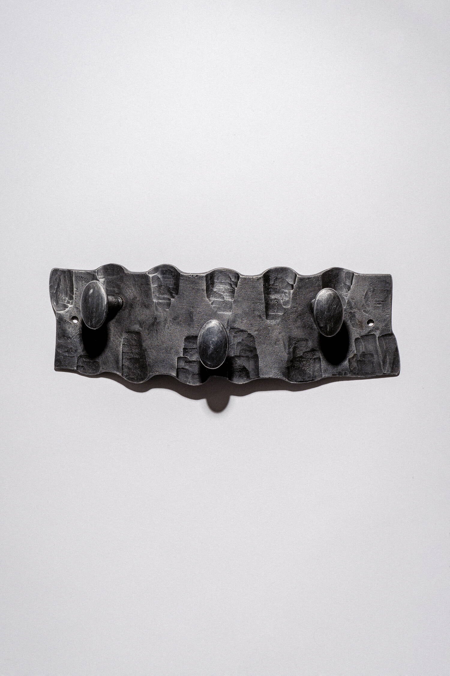 Geschmiedete Wandgarderobe V.