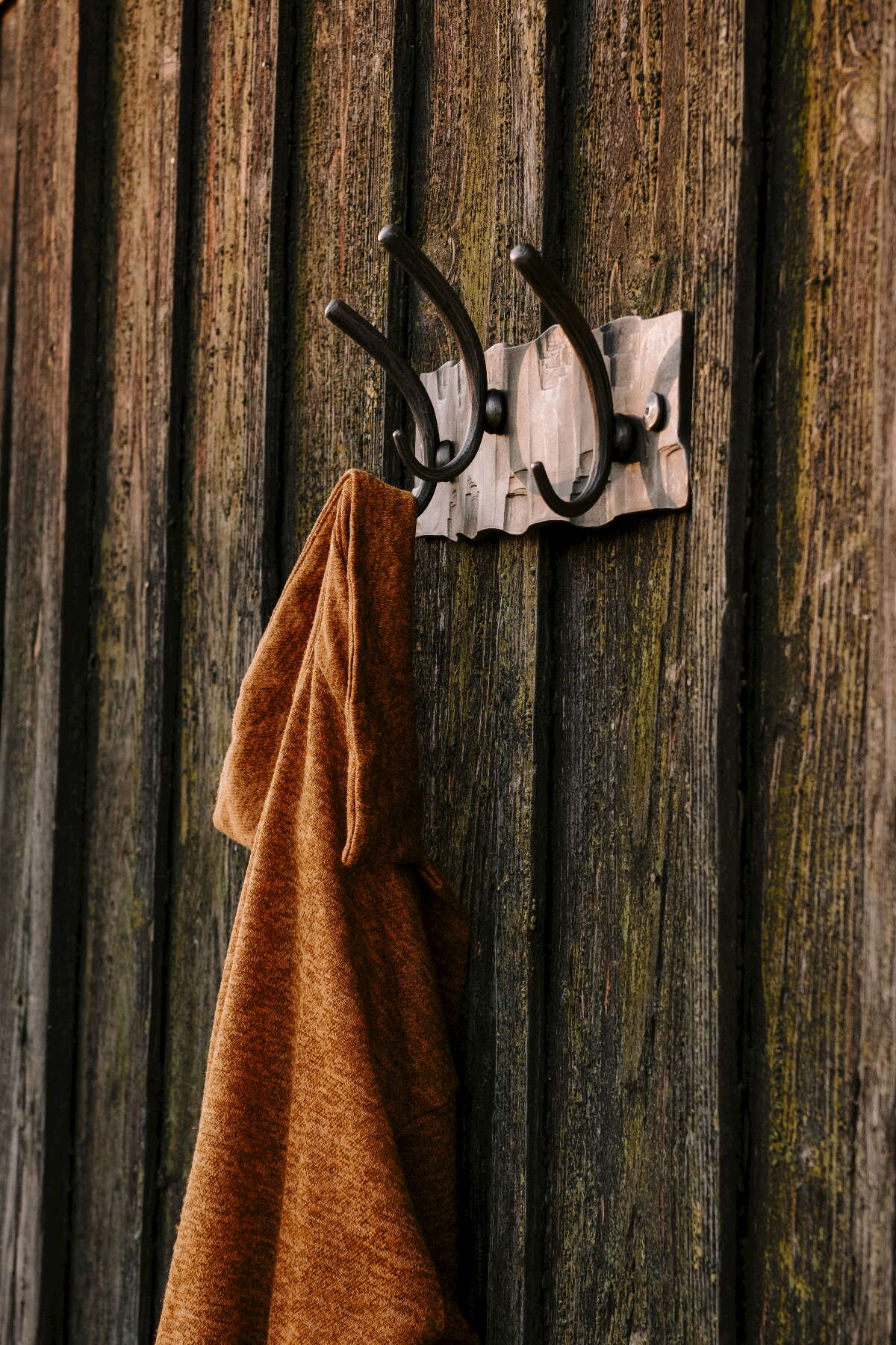 Geschmiedete Wandgarderobe III.